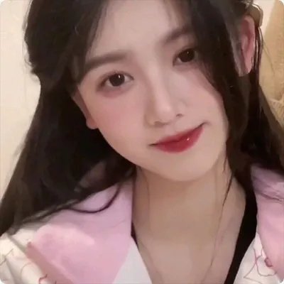 红妆挥拍破长空